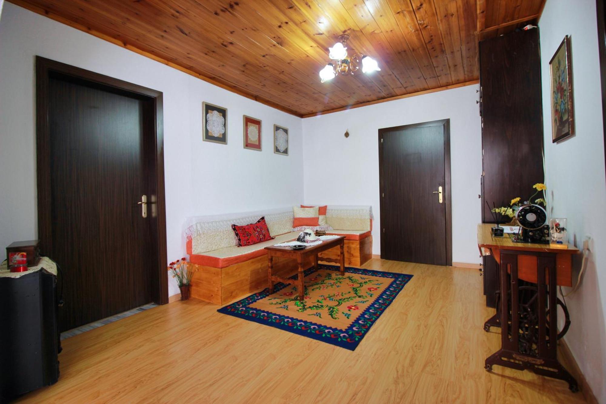 Guest House Denis Gjirokastër 외부 사진