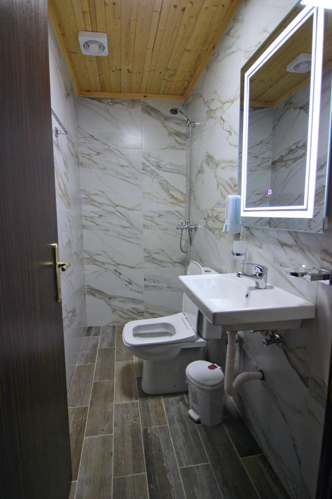 Guest House Denis Gjirokastër 외부 사진