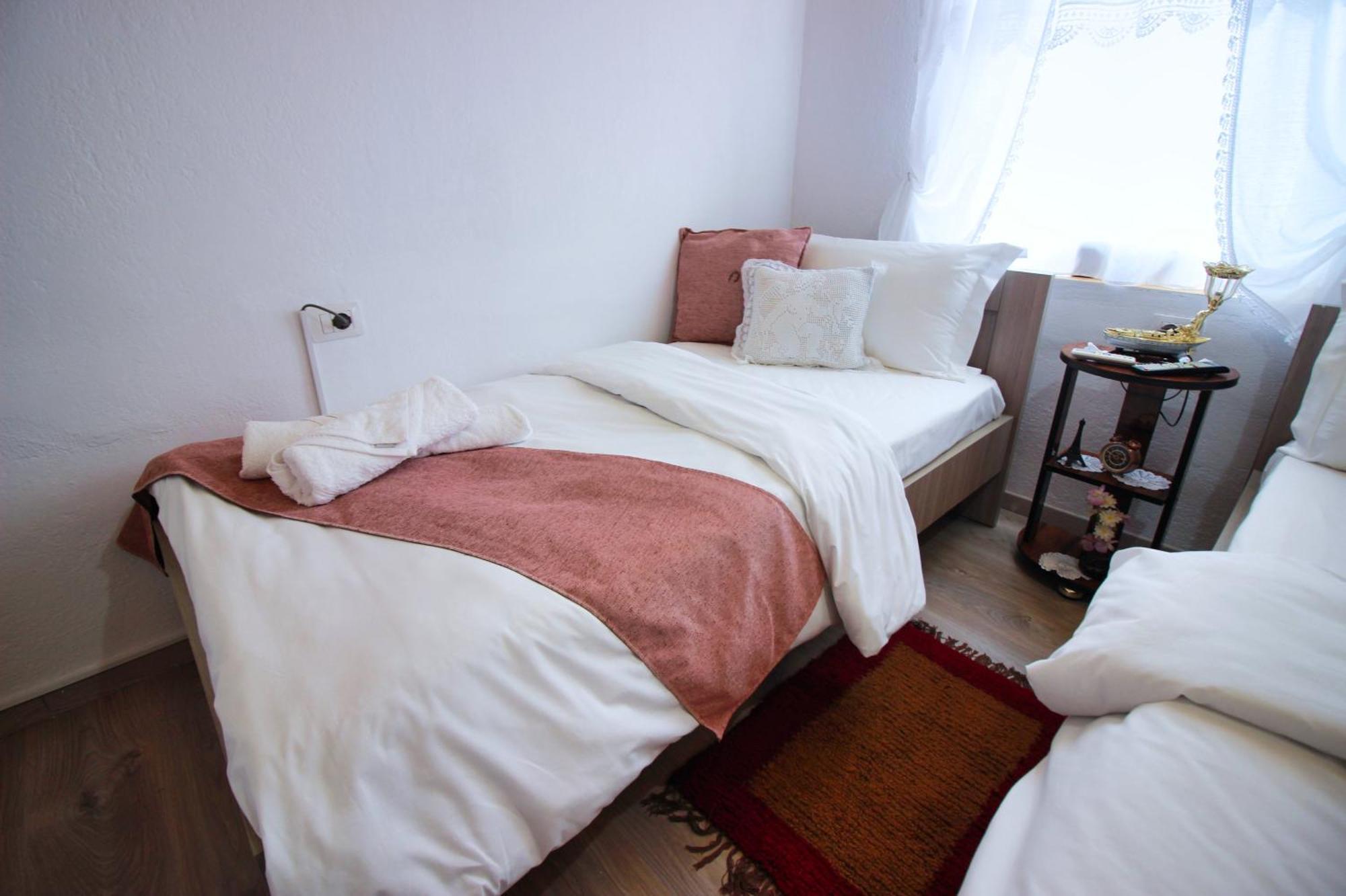 Guest House Denis Gjirokastër 외부 사진