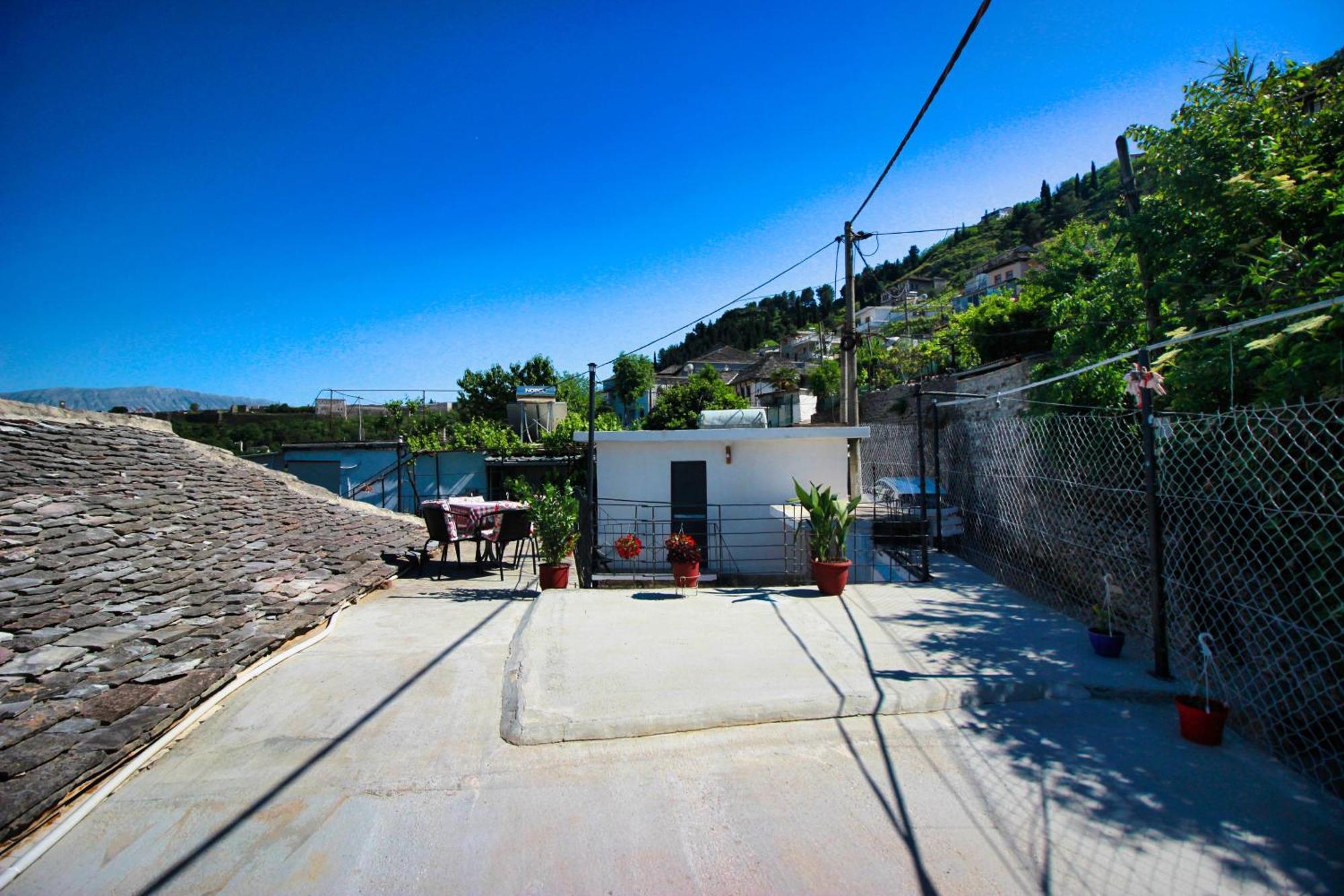 Guest House Denis Gjirokastër 외부 사진