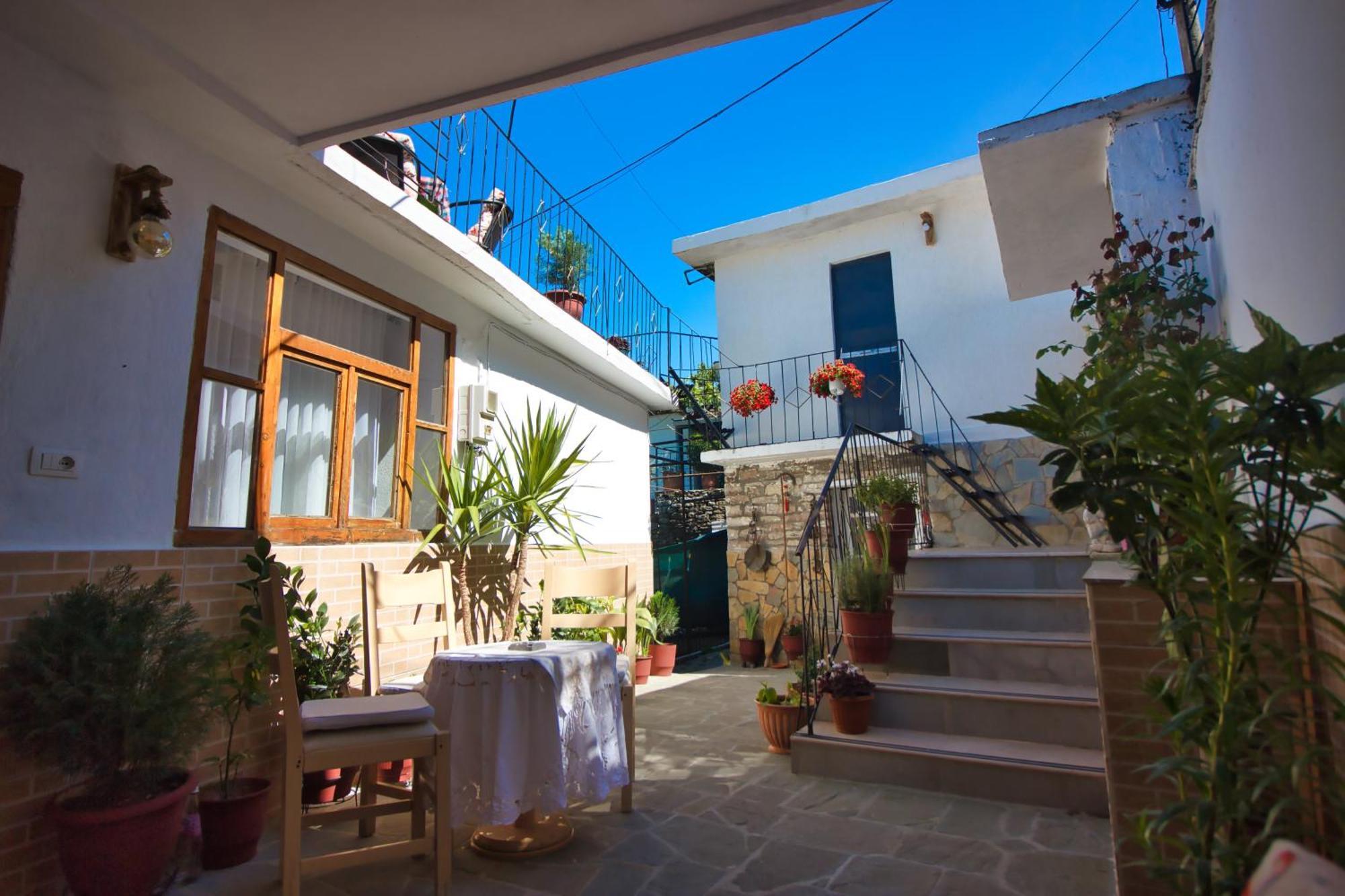 Guest House Denis Gjirokastër 외부 사진
