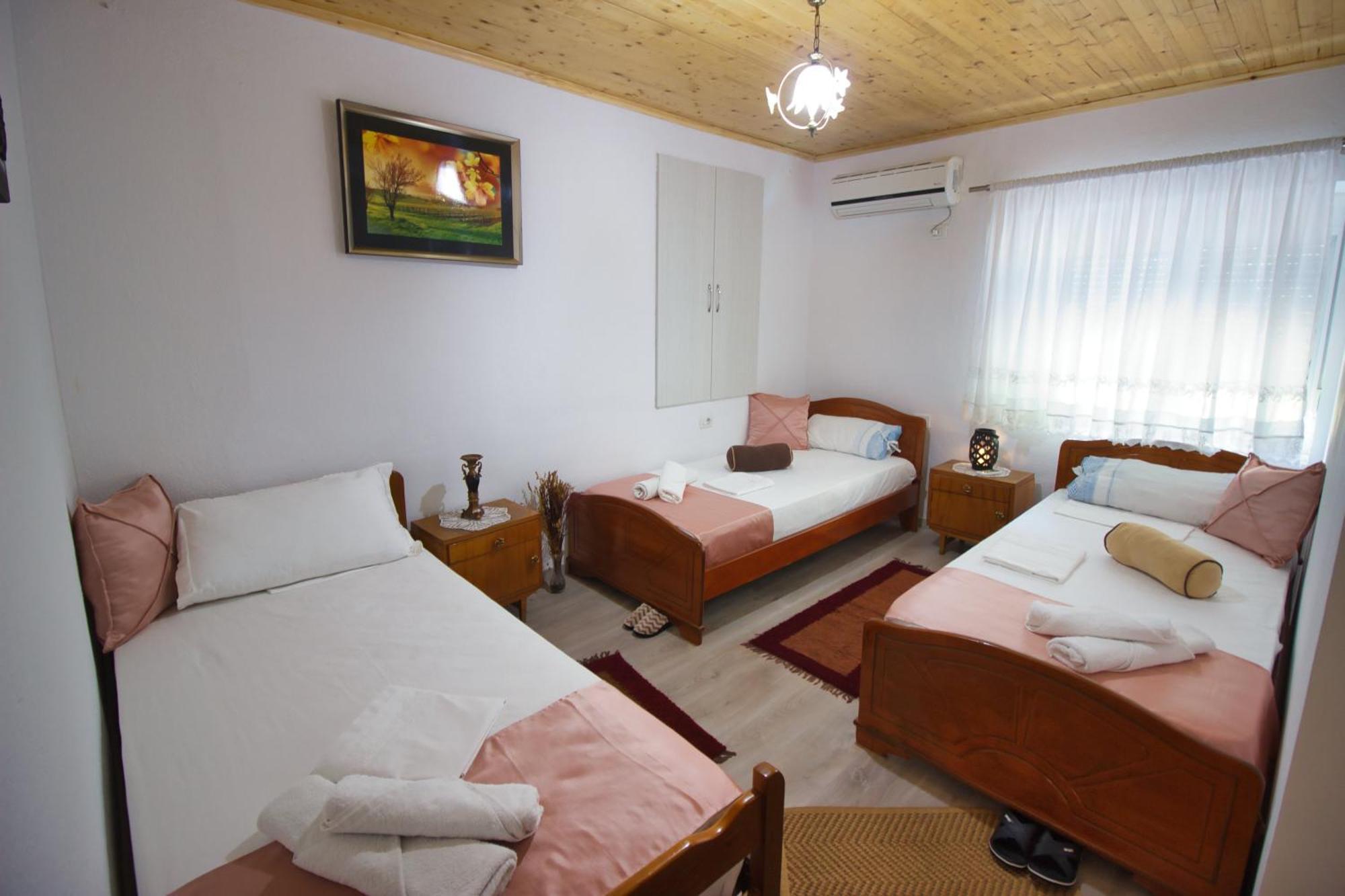 Guest House Denis Gjirokastër 외부 사진