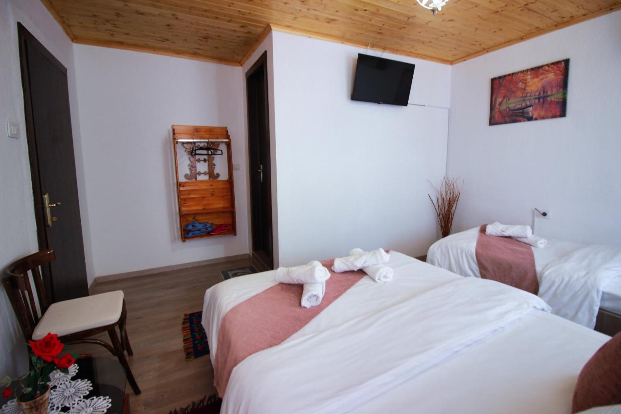 Guest House Denis Gjirokastër 외부 사진