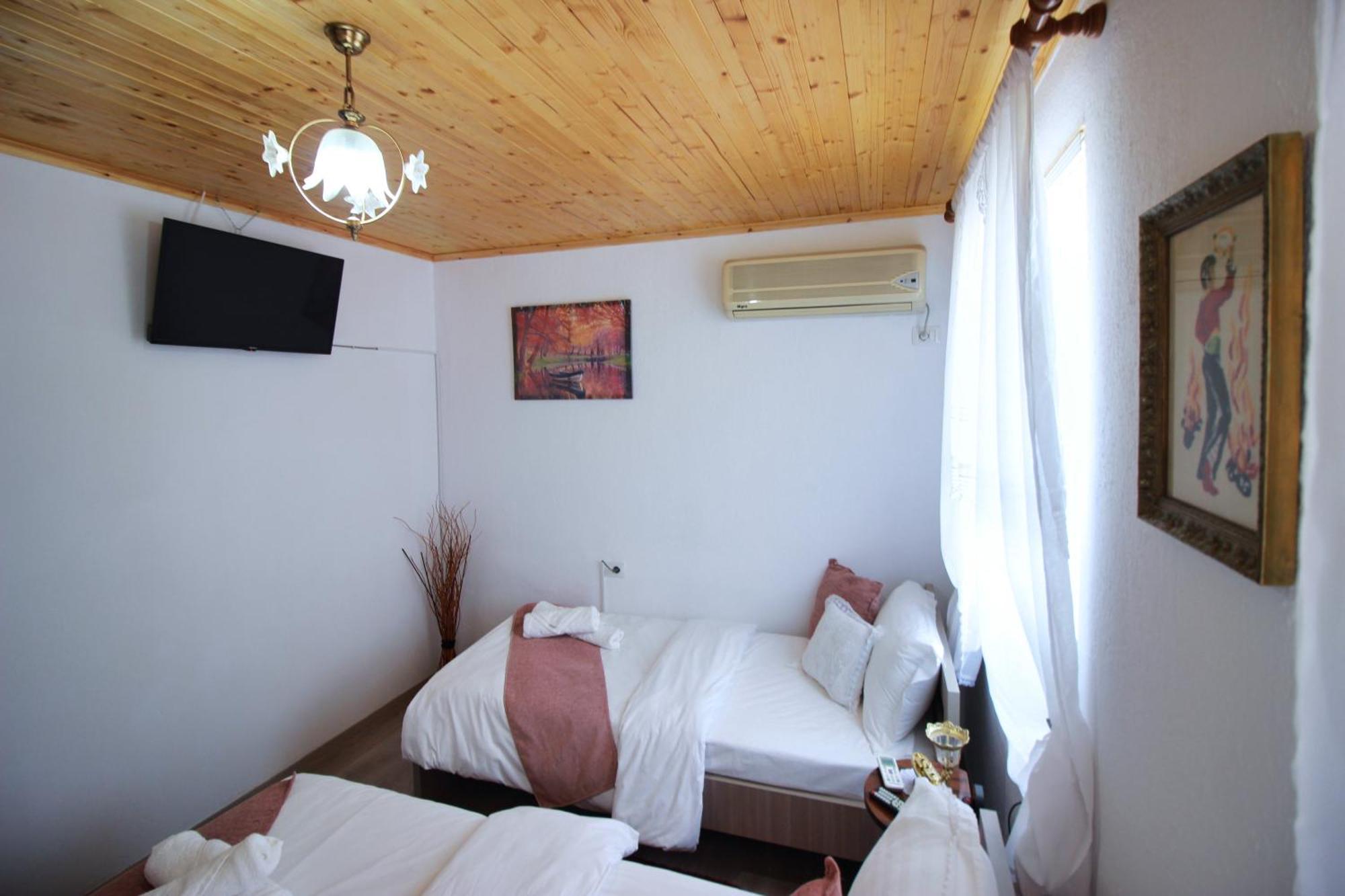 Guest House Denis Gjirokastër 외부 사진