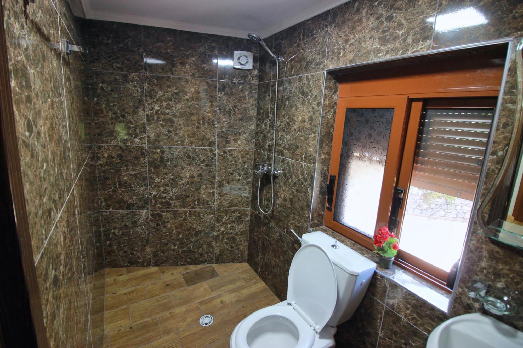 Guest House Denis Gjirokastër 외부 사진